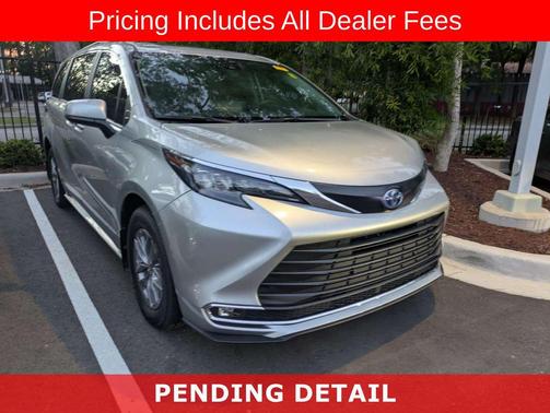 Celestial Silver Metallic 2024 Toyota Sienna XLE