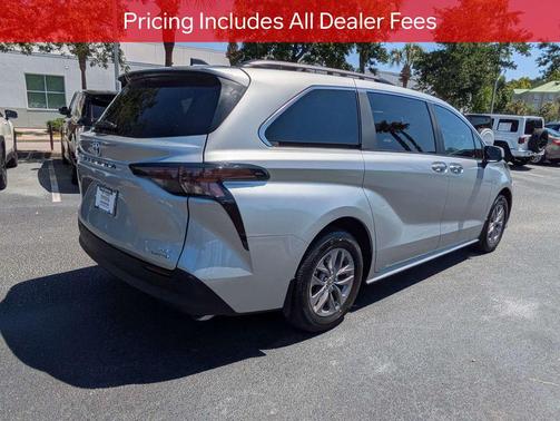Celestial Silver Metallic 2024 Toyota Sienna XLE