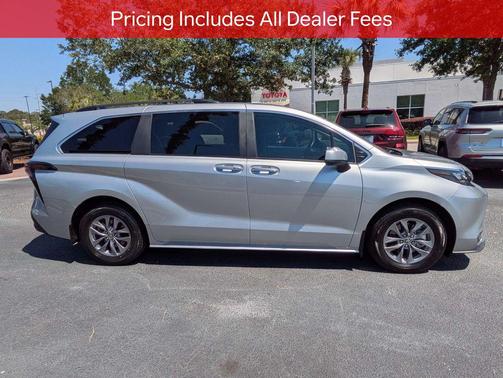 Celestial Silver Metallic 2024 Toyota Sienna XLE