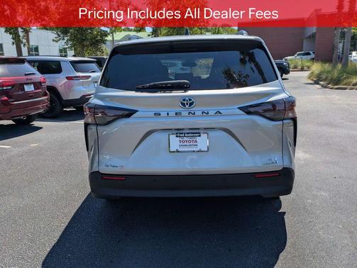 Celestial Silver Metallic 2024 Toyota Sienna XLE