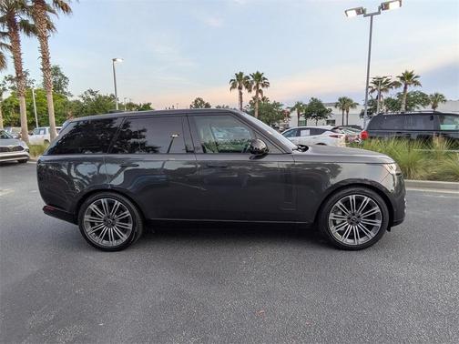2023 Land Rover Range Rover P530 SE