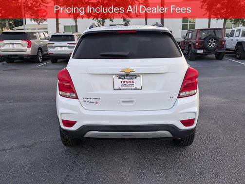 Summit White 2019 Chevrolet Trax LT