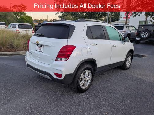 Summit White 2019 Chevrolet Trax LT