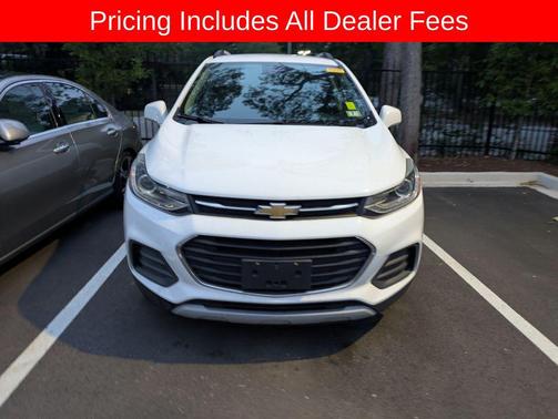 Summit White 2019 Chevrolet Trax LT