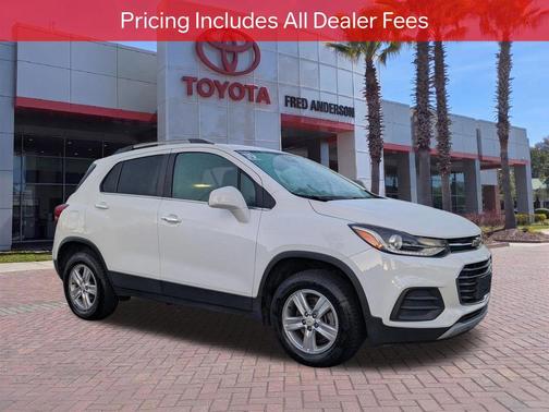 Summit White 2019 Chevrolet Trax LT