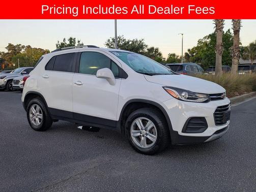 Summit White 2019 Chevrolet Trax LT