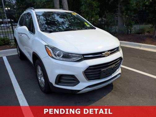 Summit White 2019 Chevrolet Trax LT