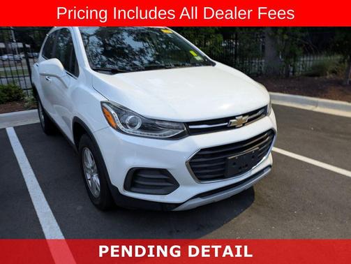 Summit White 2019 Chevrolet Trax LT