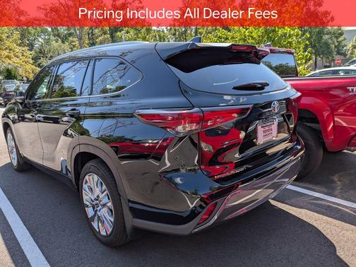 Midnight Black Metallic 2026 Toyota Highlander Limited