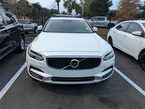 2018 Volvo V90 Cross Country T6