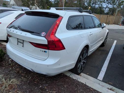 2018 Volvo V90 Cross Country T6