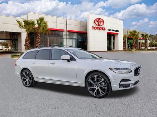 2018 Volvo V90 Cross Country T6