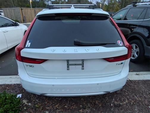 2018 Volvo V90 Cross Country T6