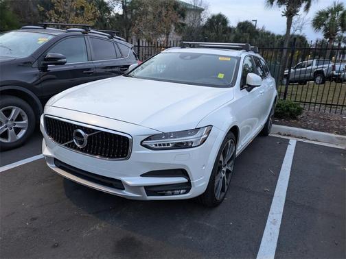 2018 Volvo V90 Cross Country T6
