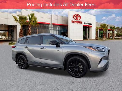 Celestial Silver Metallic 2024 Toyota Highlander Platinum