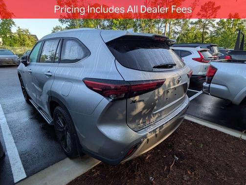 Celestial Silver Metallic 2024 Toyota Highlander Platinum