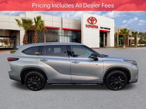 Celestial Silver Metallic 2024 Toyota Highlander Platinum