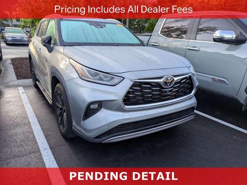 Celestial Silver Metallic 2024 Toyota Highlander Platinum