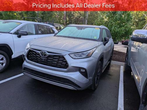 Celestial Silver Metallic 2024 Toyota Highlander Platinum
