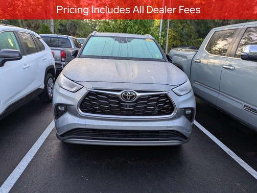 Celestial Silver Metallic 2024 Toyota Highlander Platinum