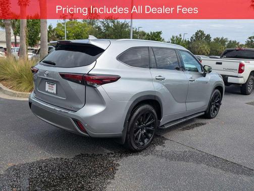 Celestial Silver Metallic 2024 Toyota Highlander Platinum