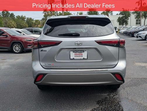 Celestial Silver Metallic 2024 Toyota Highlander Platinum