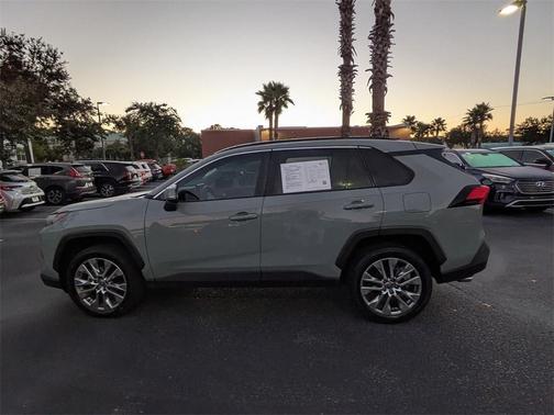 2022 Toyota RAV4 XLE Premium