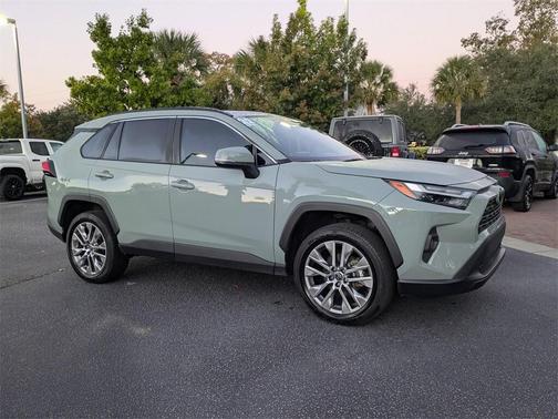2022 Toyota RAV4 XLE Premium
