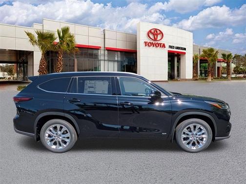 Midnight Black Metallic 2026 Toyota Highlander Hybrid Limited