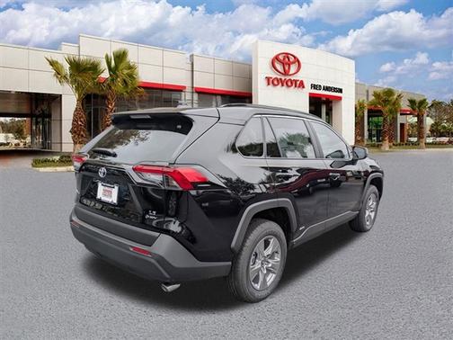 2025 Toyota RAV4 Hybrid SE