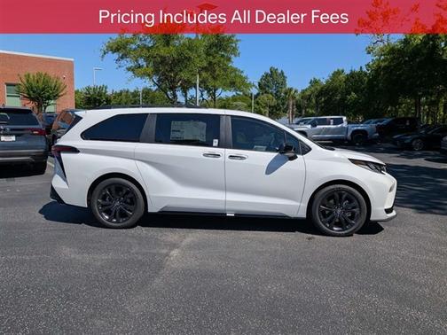 Ice Cap 2026 Toyota Sienna XSE 7 Passenger
