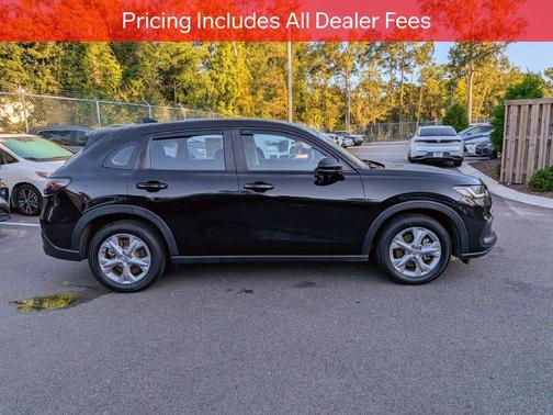 Crystal Black Pearl 2023 Honda HR-V LX