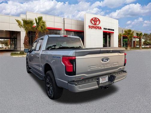2024 Ford F-150 Lightning Flash