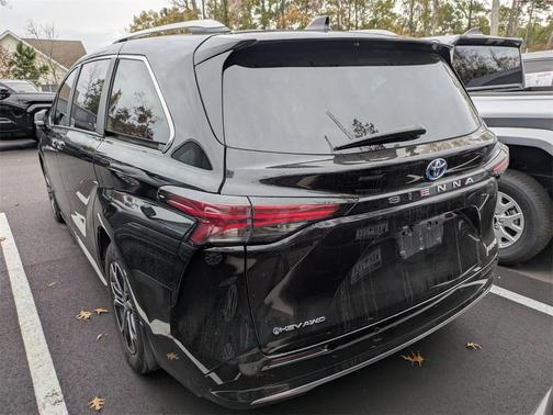 2025 Toyota Sienna Platinum
