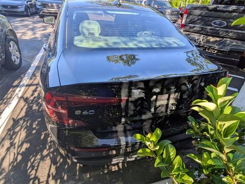 2020 Volvo S60 T5 Momentum