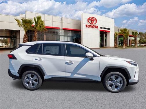 2025 Toyota RAV4 Hybrid SE