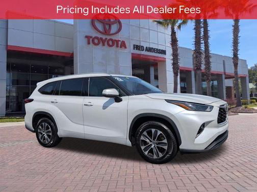 Wind Chill Pearl 2022 Toyota Highlander XLE