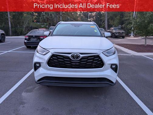Wind Chill Pearl 2022 Toyota Highlander XLE