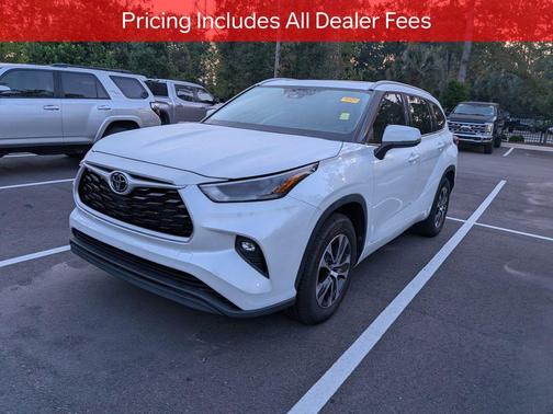 Wind Chill Pearl 2022 Toyota Highlander XLE