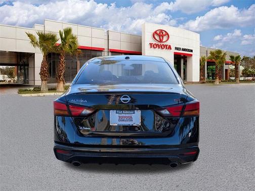 2024 Nissan Altima SR FWD