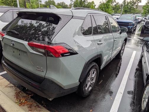 2022 Toyota RAV4 Hybrid XLE