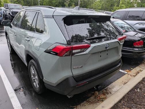 2022 Toyota RAV4 Hybrid XLE