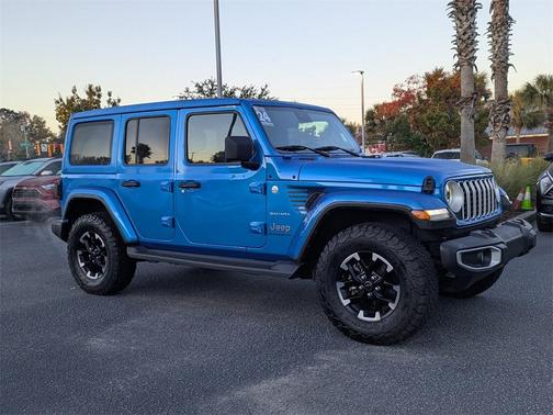 2024 Jeep Wrangler 4-Door Sahara 4x4