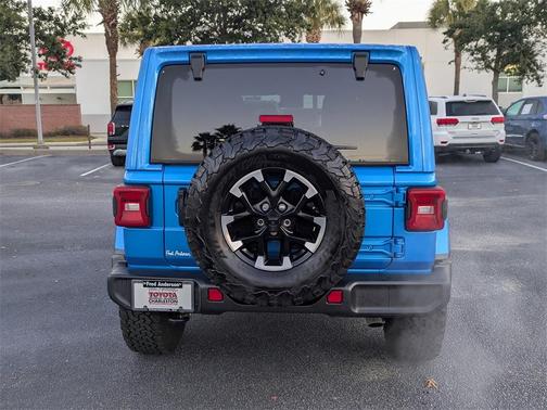 2024 Jeep Wrangler 4-Door Sahara 4x4