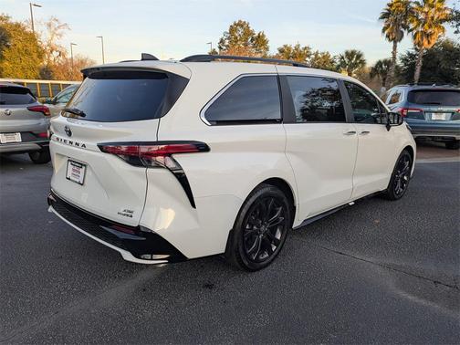 2024 Toyota Sienna XSE 7 Passenger