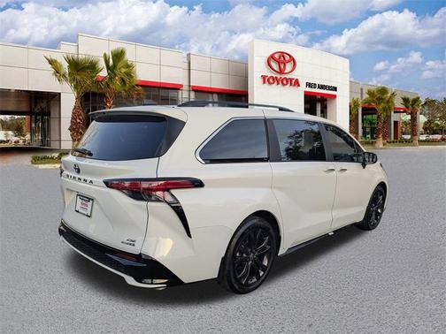 2024 Toyota Sienna XSE 7 Passenger