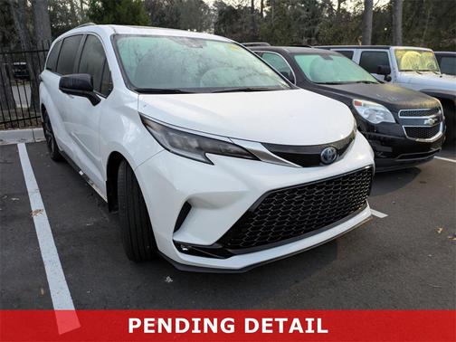 2024 Toyota Sienna XSE 7 Passenger