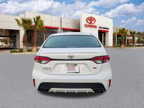 Super White 2021 Toyota Corolla SE
