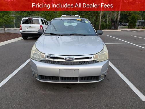 Ingot Silver Metallic 2010 Ford Focus SE