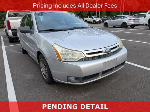 Ingot Silver Metallic 2010 Ford Focus SE
